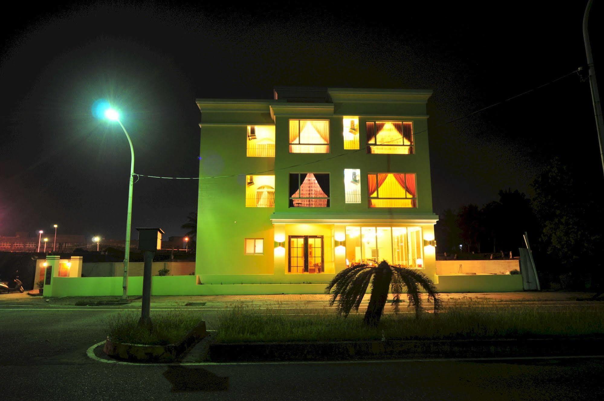 Full Sun House - Peng'S Family Apartment Taitung Bagian luar foto